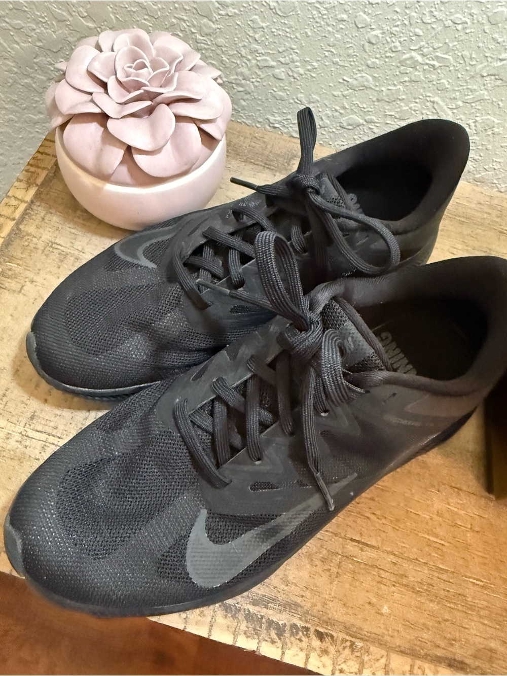 Nike Black Low-Top Mesh Training Running Sneakers